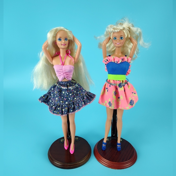 Mattel 90s 2 Superstar Barbie Dolls Bleach Blonde Hair Blue Purple Eyes +Outfits - Picture 3 of 12